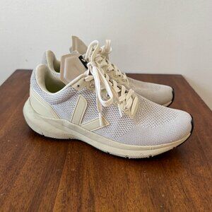 Veja Marlin V-Knit Sneaker